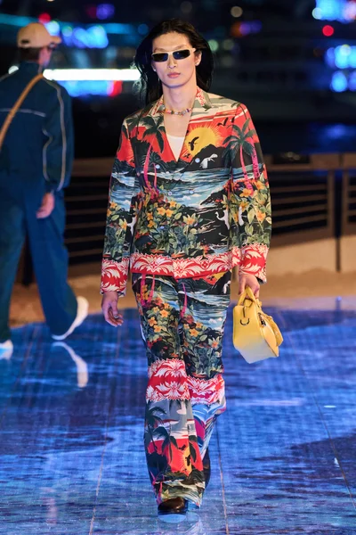 Look 54